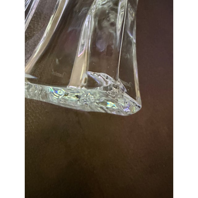 Large Baccarat crystal sculpture of a couple in love, beautiful peace in mint condition other than small damage on the...