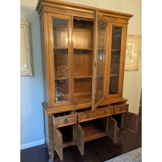 Transitional Mid Century Thomasville China Cabinet Hutch For Sale - Image 3 of 8