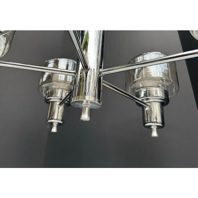 1970s Chrome-and-Glass 5-Light Chandelier Attributed to Gaetano Sciolari for Lightolier For Sale In New York - Image 6 of 10