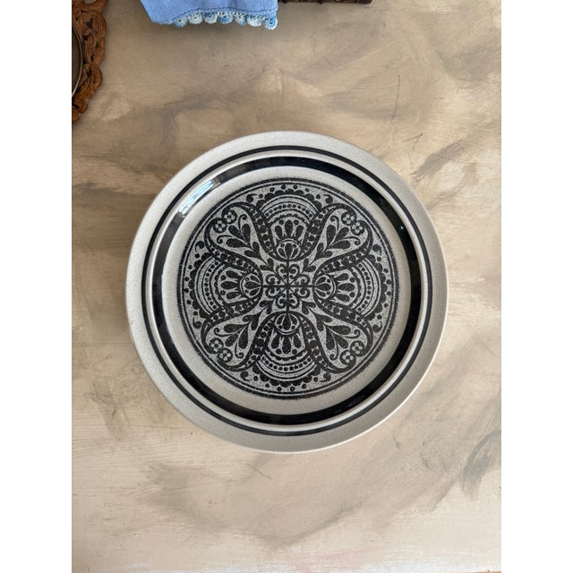 Set of 5 Noritake Primastone Dinner Plates – Malaga Pattern – Vintage Stoneware – 10.5 Inch Diameter For Sale In Chicago - Image 6 of 12