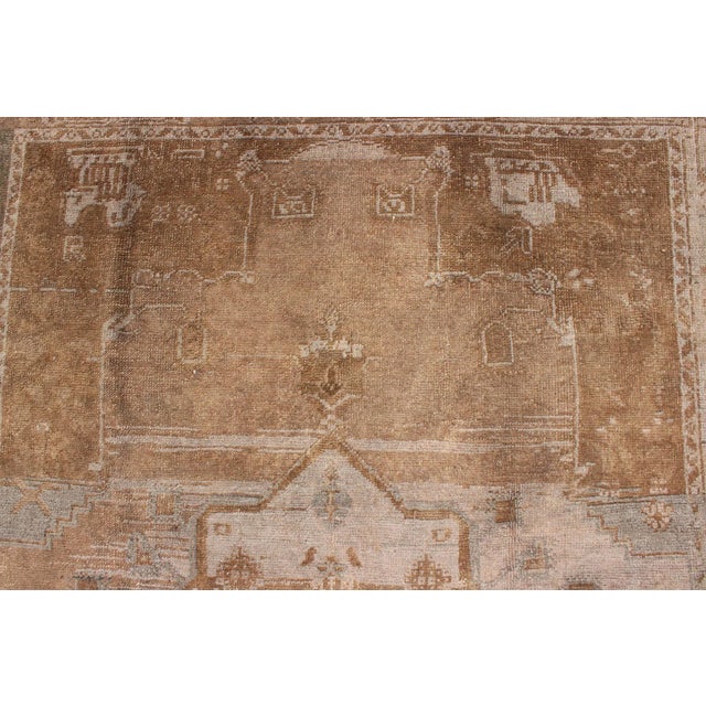 Vintage Turkish Oushak Rug in Faded Beige, Dusty Taupe, and Weathered Blue For Sale In Atlanta - Image 6 of 11
