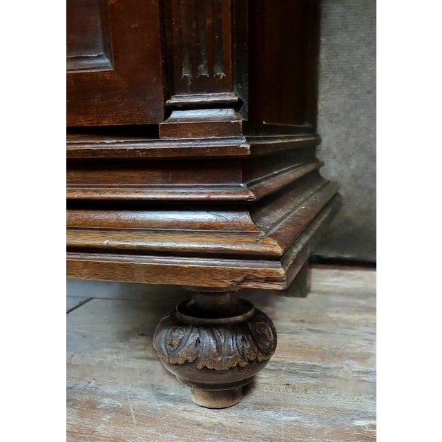 Renaissance-Style Bedside Tables in Carved Walnut, Set of 2 For Sale - Image 5 of 7