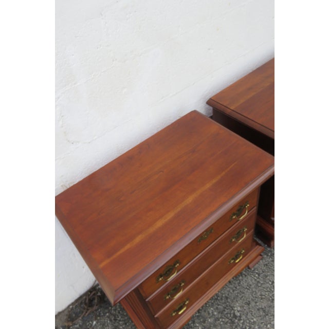 Colonial Furniture Nightstands End Side Bedside Tables a Pair 5607 For Sale - Image 11 of 18