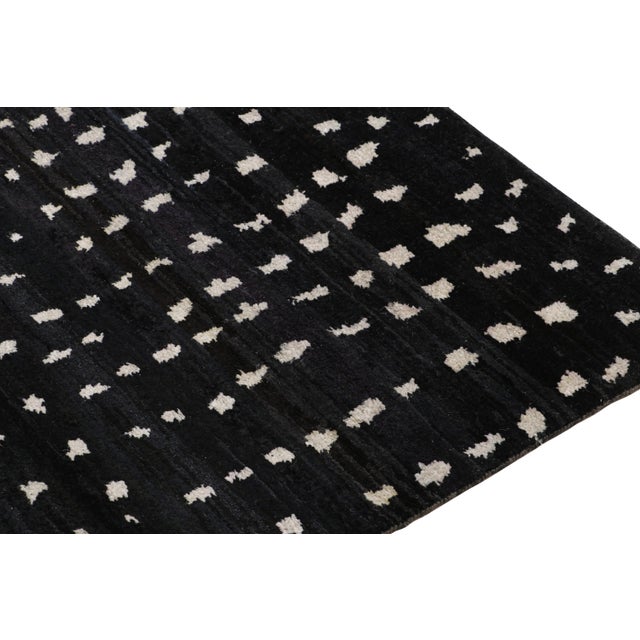 2010s Rug & Kilim’s Modern Moroccan Style Rug in Black and White Geometric Pattern For Sale - Image 5 of 7
