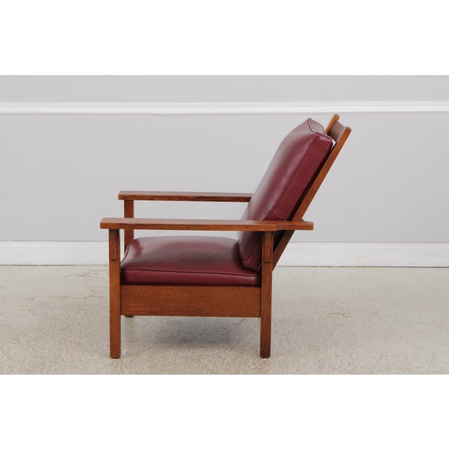 1900 - 1909 Gustav Stickley Antique Mission Oak Burgundy Leather Reclining Morris Chair For Sale - Image 5 of 15