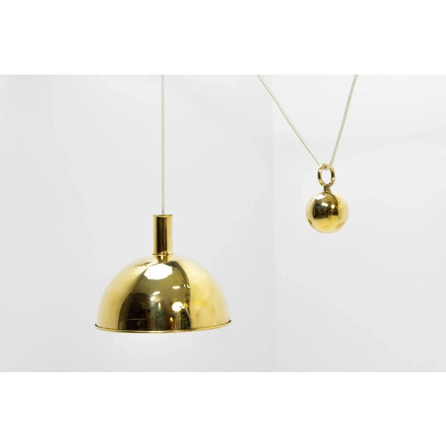 Mid-Century Modern Adjustable Counterweight Pendant in Brass attributed to Florian Schulz, 1970s For Sale - Image 3 of 12