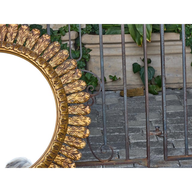 Giltwood Feathered Round Mirror with Radiating Frame, French, 1920s For Sale - Image 9 of 12