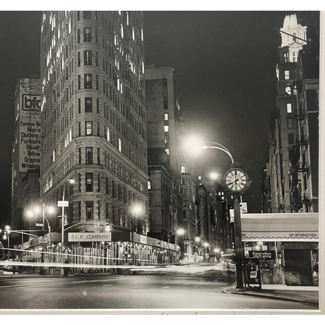 Black Ileane Bernstein Naprstek 'street Life Flatiron Building' New York City Photo For Sale - Image 8 of 11