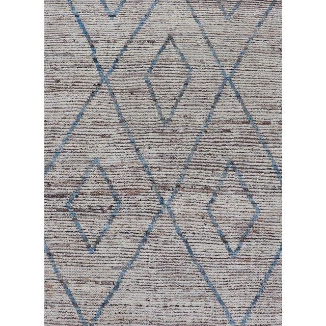 2020s Modern Tribal Runner in Wool With Sub-Geometric Diamond Design in Cream and Blue 3'6 X 15'9 For Sale - Image 5 of 11