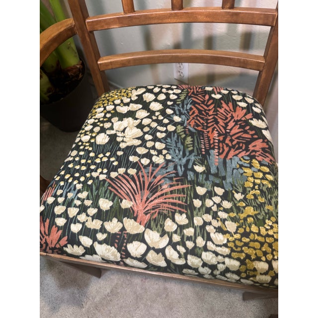 Pair of 1940s Mid-Century Slat-Back Dining Chairs, Newly Reupholstered in Botanical Print For Sale In San Francisco - Image 6 of 7