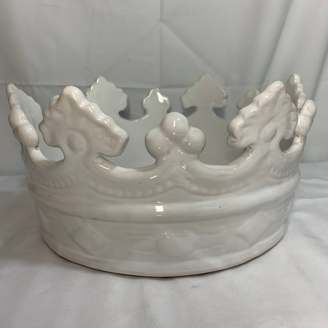 Hollywood Regency Vintage Mid-Century Italian Ceramic Crown Centerpiece Bowl - Glossy White - Attributed to Bitossi For Sale - Image 3 of 10