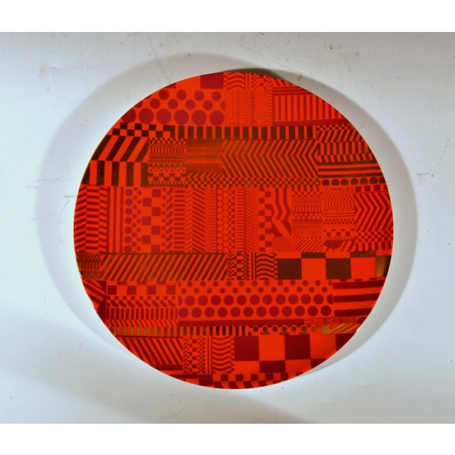 Sir Eduardo Paolozzi for Wedgwood: "Variations on a Geometric Theme", a Complete and Boxed Limited Edition Set of Six Bone China Plates, 1971 For Sale In Philadelphia - Image 6 of 10
