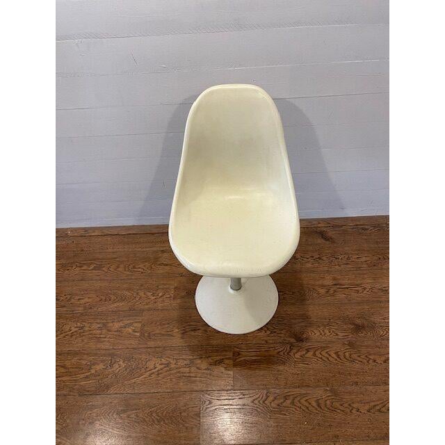 Pump chair In original superb condition By Gabler [ Italy] [After Eames ] In height adjustable H=, 44-55 cm / 92 cm...
