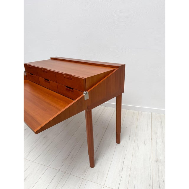 Mid-Century Modern Vintage Postmodern Cherrywood Secretary by Antonio Citterio for B&B Italia, 1980s For Sale - Image 3 of 13