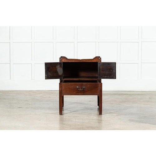 English George III Mahogany Bedside Chest, 1790 For Sale - Image 4 of 14