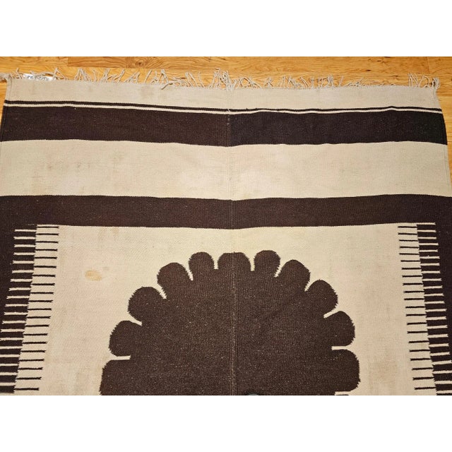 Vintage Southwestern Kilim Rug, Flat-Woven Medallion Pattern, Ivory & Brown, 5’ X 7’ For Sale In Chicago - Image 6 of 12