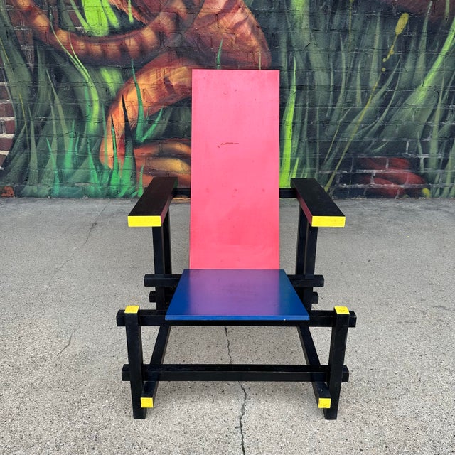 Rietveld's 'Red & Blue' is a sculptural seat with a pure and rationalist form and is often counted among the leading...