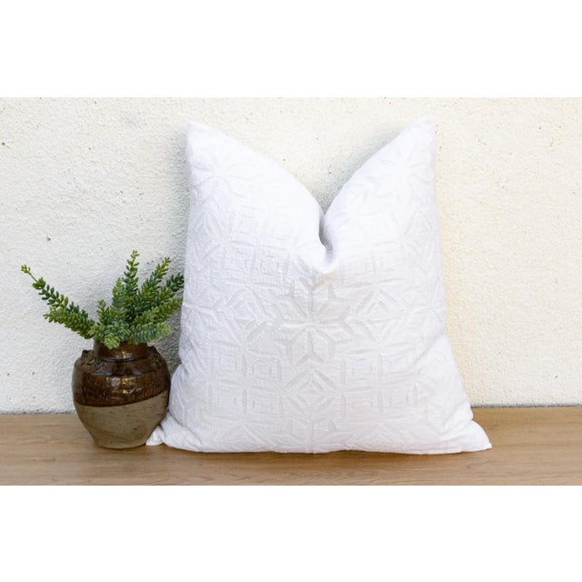 This decorative pillow cover is a beautiful tapestry of history and refined artistry. It features an exquisite array of...