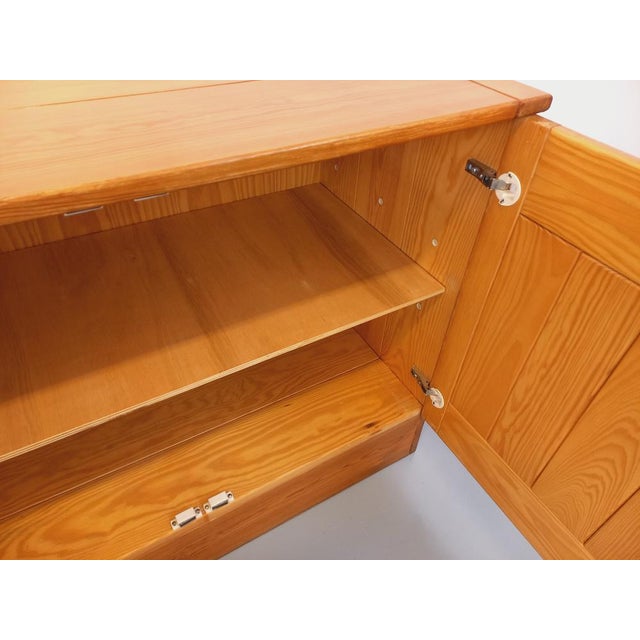 Vintage Storage Unit in Pine in the style of Charlotte Perriand for Les Arcs, 1970s For Sale - Image 11 of 16