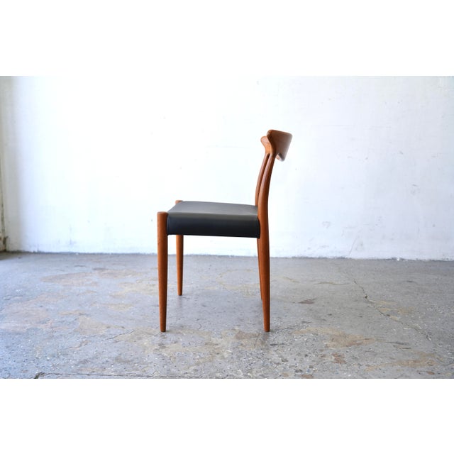 Mogens Kold Møbelfabrik 1950s 1, 2 or 3 Danish Modern Teak Dining Chairs by Arne Hovmand-Olsen for Mogens Kold — Restored For Sale - Image 4 of 12