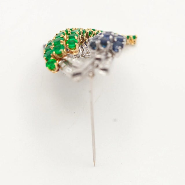1960s Platinum and 18k Yellow Gold Sapphire Emerald and Diamond Brooch For Sale In New York - Image 6 of 14