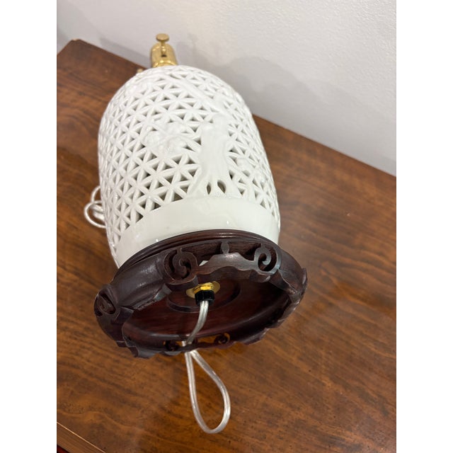 Vintage Blanc De Chine Pierced Mid Century Modern Chinese Export Lamp For Sale - Image 4 of 4