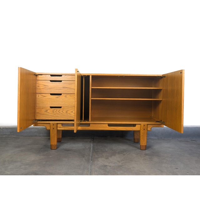 Mid-Century Modern Oak Buffet/Credenza by Edmond J. Spence "Coronation" Line, C1950s For Sale In Los Angeles - Image 6 of 17