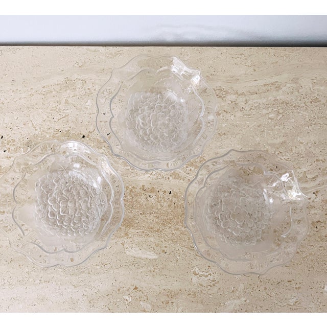 Mid 20th Century Vintage Mid-Century Modern Small Glass Floral Motif Bowls - Set of 3 For Sale - Image 5 of 6