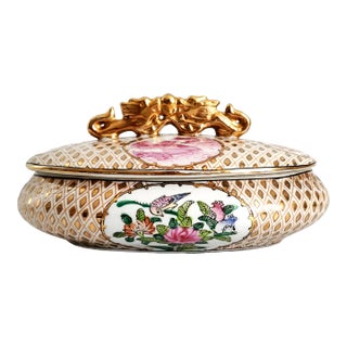 Chinese Porcelain Jewelry Trinket Box For Sale