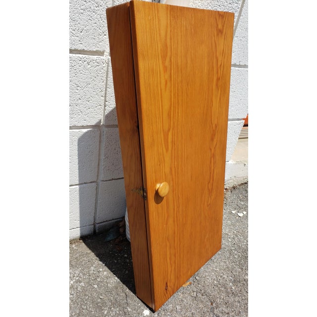 Late 20th Century Amish Hand-Crafted Pine Wall Cabinet For Sale - Image 4 of 6