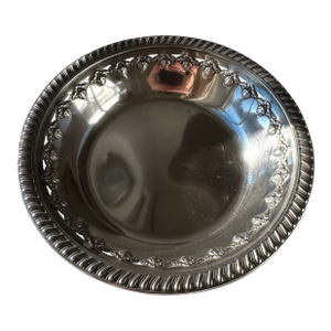 Mid 20th Century Reed & Barton X473 Sterling Silver Bowl With Floral Repoussé Rim