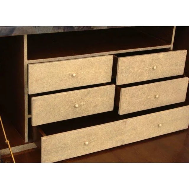 Vintage R & Y Augousti Tessellated Pen Shell With Brass Inlay Bar Server or High Cabinet For Sale In New York - Image 6 of 12