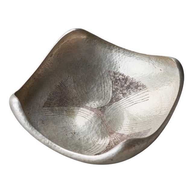 Mid-Century Italian Centerpiece in Hand Hammered Silver Plated Metal, 1950s For Sale