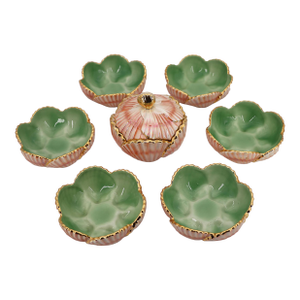 Mid-Century Modern Portuguese Majolica Set of Six Seashell Bowls and a Seashell Box , Studio Pottery