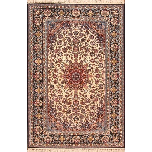 Middle Eastern Rug in Wool For Sale - Image 11 of 11