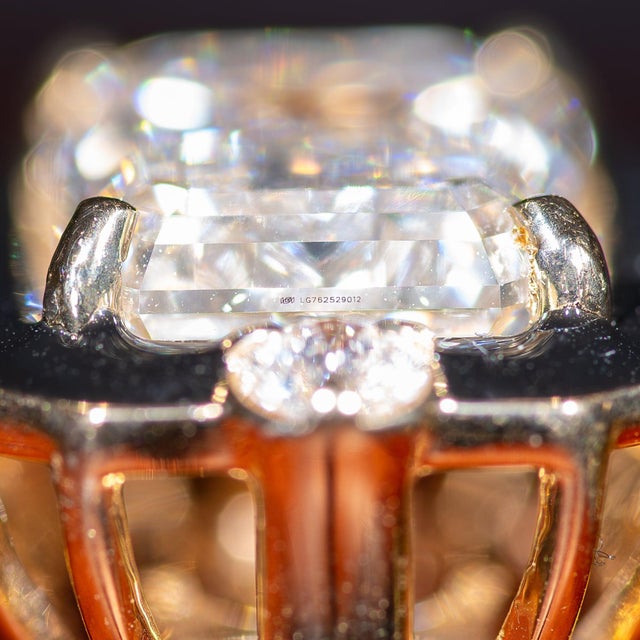 3.5Ct Lab Grown Diamond Ring With Natural Diamond Accents: Solid 14k Gold,, Size 6.75 For Sale - Image 10 of 10