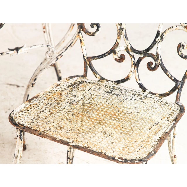 White Scrollwork Garden Dining Table and Four Chairs, France 1940s For Sale In New York - Image 6 of 12