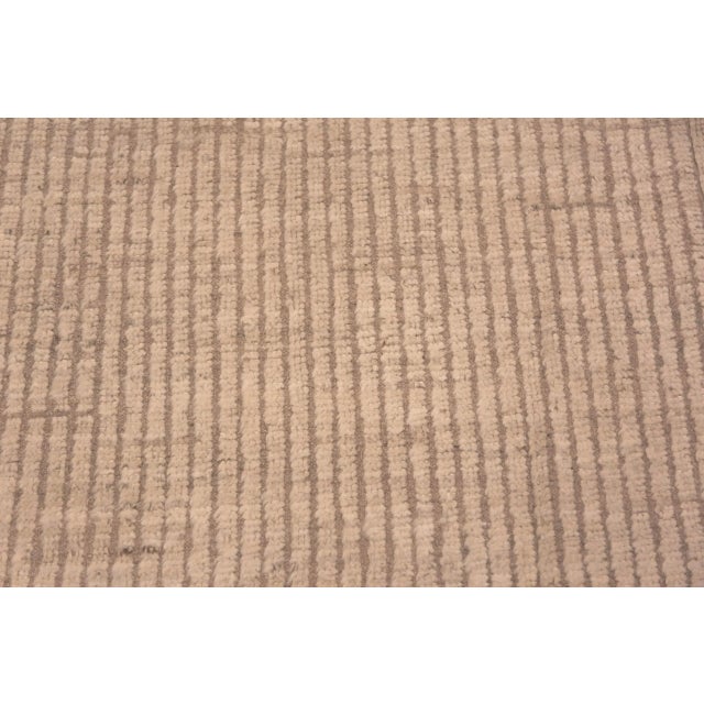 Nazmiyal Collection Minimalist Contemporary Area Rug For Sale - Image 4 of 5