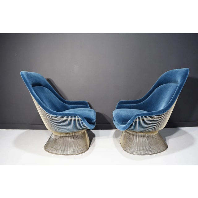 Mid-20th Century Pair of Easy Chairs Attributed to Warren Platner for Knoll in Blue Mohair For Sale In Dallas - Image 6 of 9