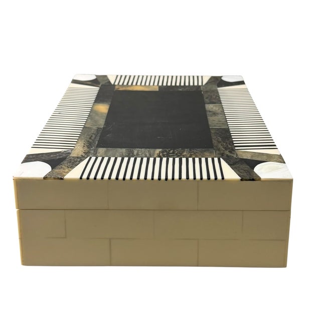 Vintage Bone, Mother-of-Pearl and Ebony Decorative Box For Sale In Tampa - Image 6 of 10