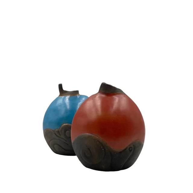 Wilmer W Ramirez, Set of 2 Earthenware Vase, South America 1990s For Sale - Image 6 of 12