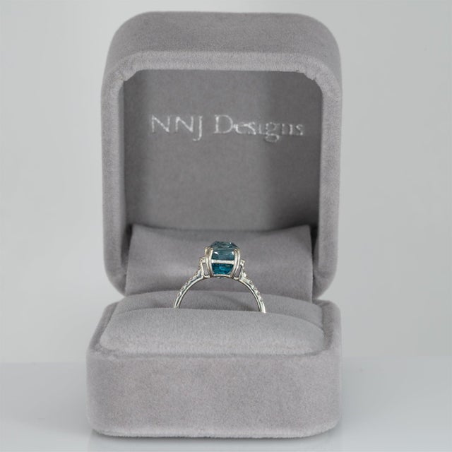 5.4Ct Blue Zircon Ring With Natural Diamond Accents: Solid 14k Gold, Size 6.75 For Sale - Image 4 of 10