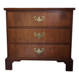Biggs of Richmond Chippendale Mahogany Bachelor’s Chest With Brass Hardware For Sale