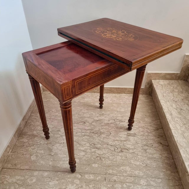 Charles X Game Table in Maple and Mahogany with Inlays, 1820 For Sale - Image 12 of 16