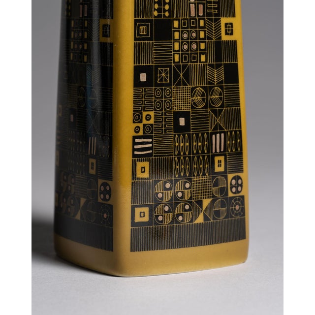 Yellow Model 1703 Porcelain Vase Set by Hans Theo Baumann for Rosenthal, 1964, Set of 3 For Sale - Image 10 of 18
