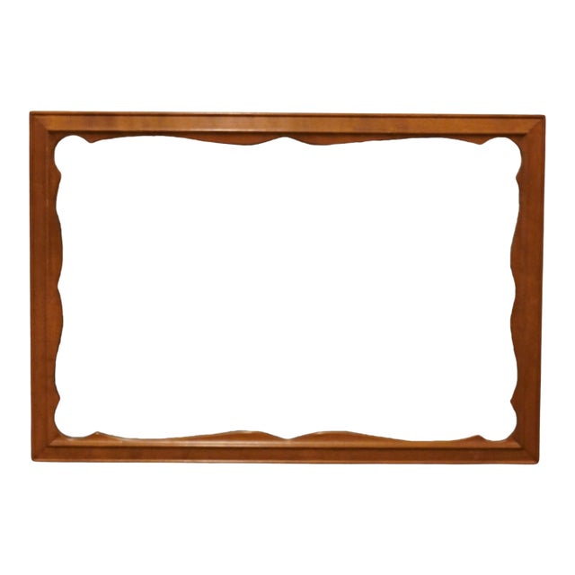 Ethan Allen / Baumritter Heirloom Nutmeg Maple 38" Scalloped Frame Mirror 545 For Sale