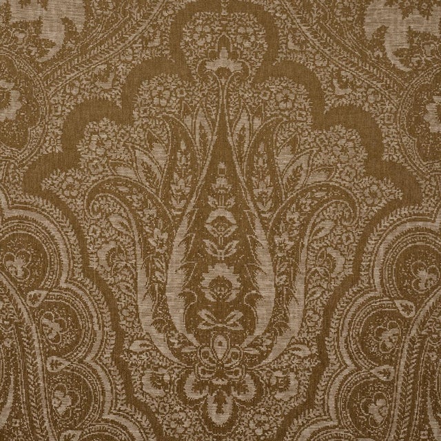 Schumacher Amara Paisley Fabric In Oro For Sale In New York - Image 6 of 6