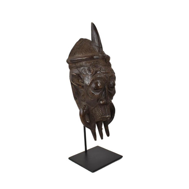 Early 20th Century Bene Lulua Mask on Custom Stand For Sale In Denver - Image 6 of 9