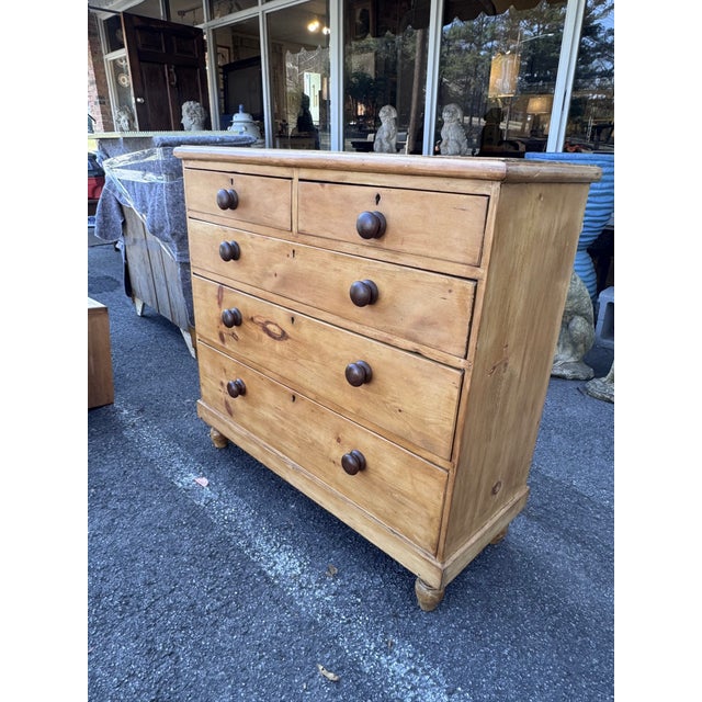 19th Century English Pine Chest of Drawers For Sale In Nashville - Image 6 of 11