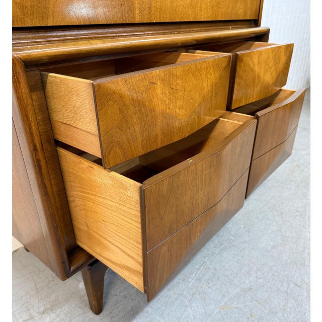 Brown Mid-Century Modern United Diamond Walnut High Chest For Sale - Image 8 of 9
